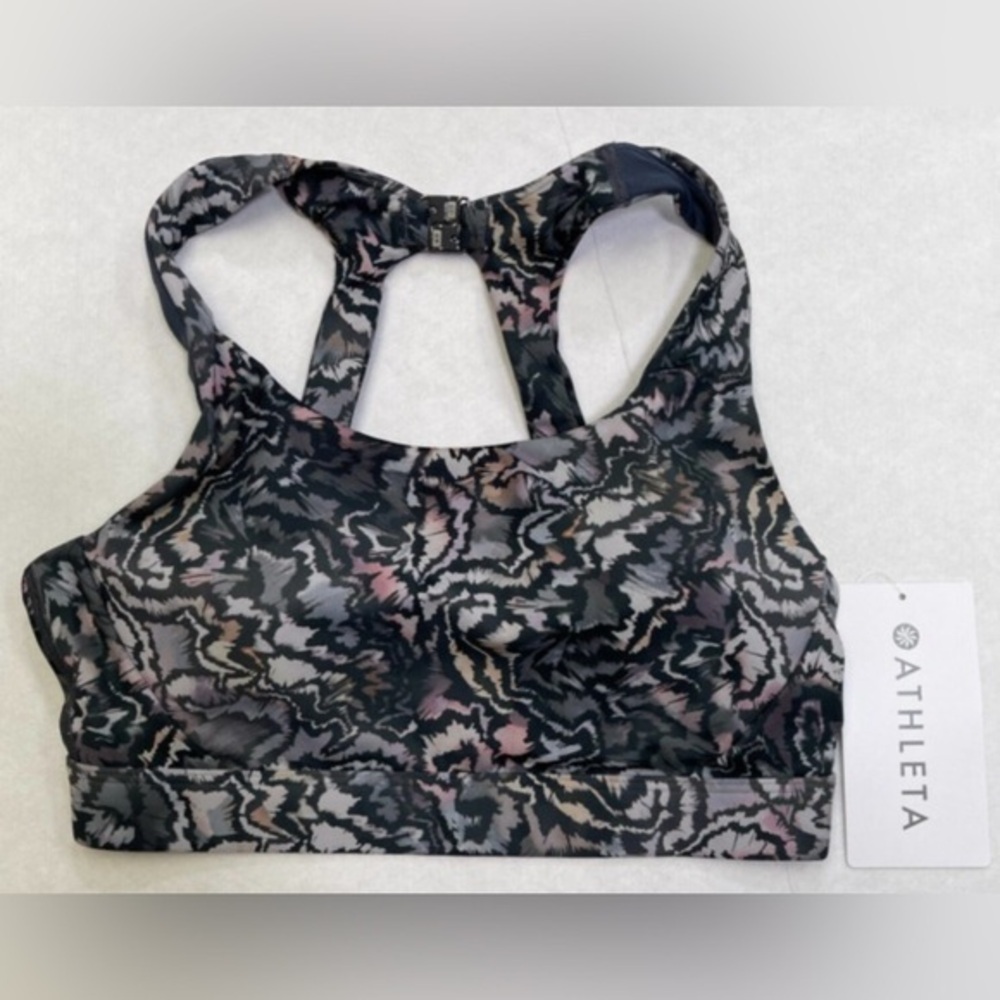 Athleta 3 snap closure and neck closure size small tag is not included NWOT